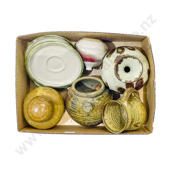 Box of Assorted Pottery