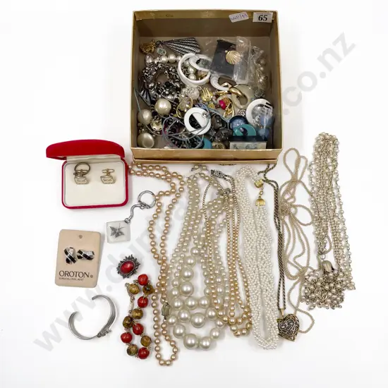 Quantity of Assorted Costume Jewellery