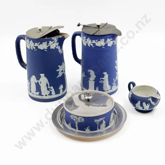 Four Pieces of Assorted Jasper Ware