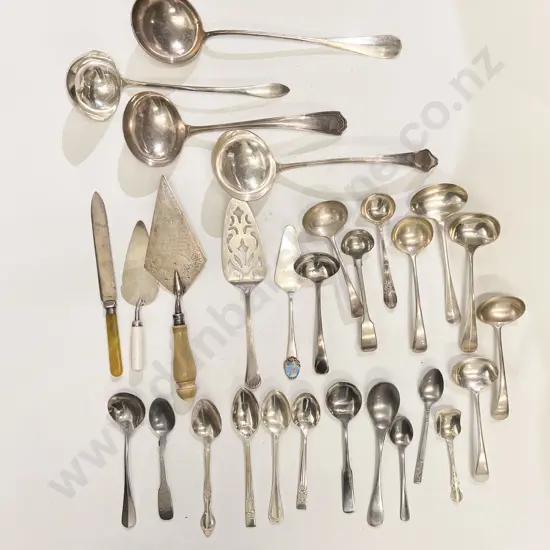 Qty of Assorted Cutlery
