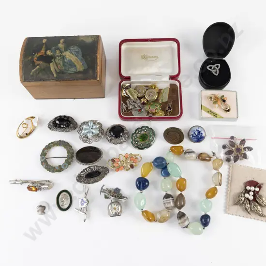 Small Collection of Assorted Scottish Jewellery and Jewellery Box