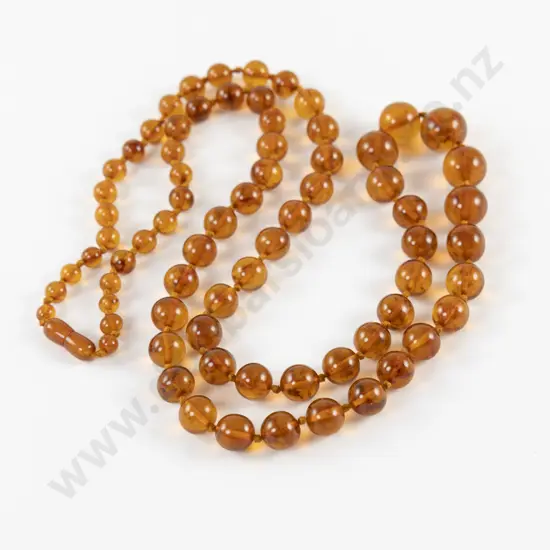 Edw Single Strand Knotted Slightly Graduated Amber Bead Necklace