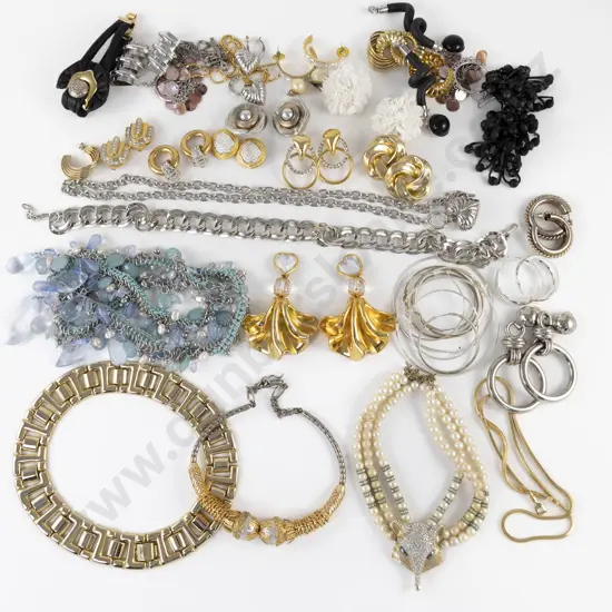 Collection of Assorted Costume Jewellery