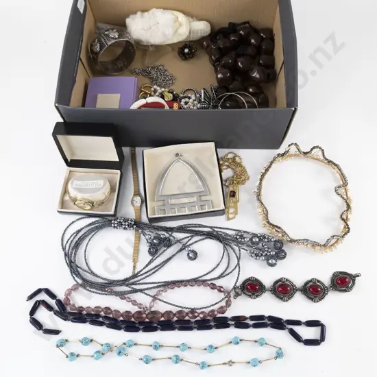 Collection of Assorted Costume Jewellery