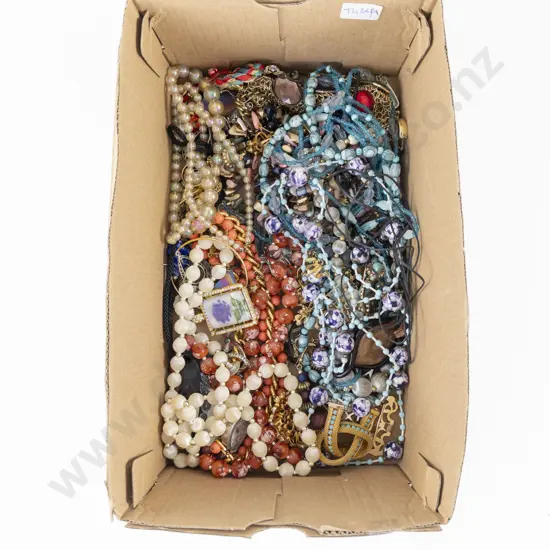 Collection of Assorted Costume Jewellery