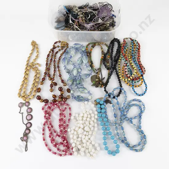 Collection of Assorted Costume Jewellery