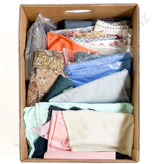 Collection Vintage Material Remnants