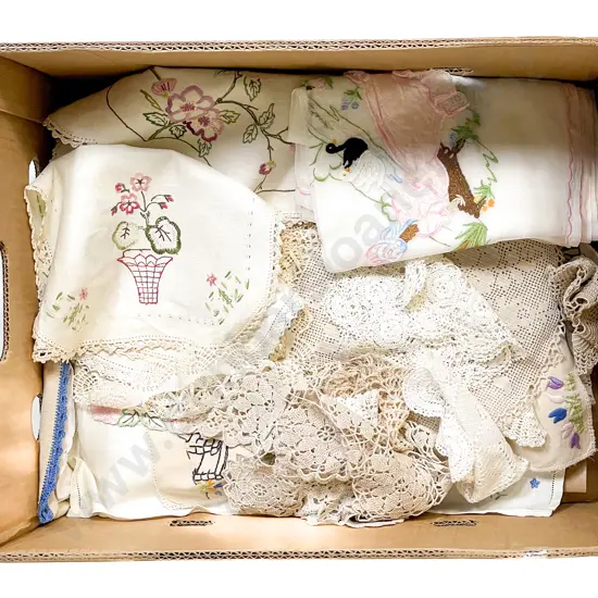 Collection Vintage Embroidered and Assorted Table Linens