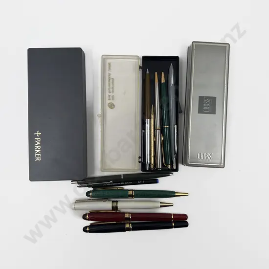 Quantity of Assorted Vintage Pens incl Parker & Cross