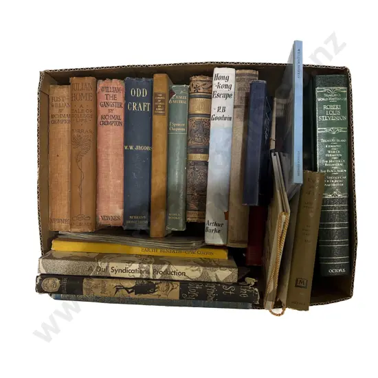 Quantity of Assorted Vintage Novels incl Robert Louis Stevenson Anthology