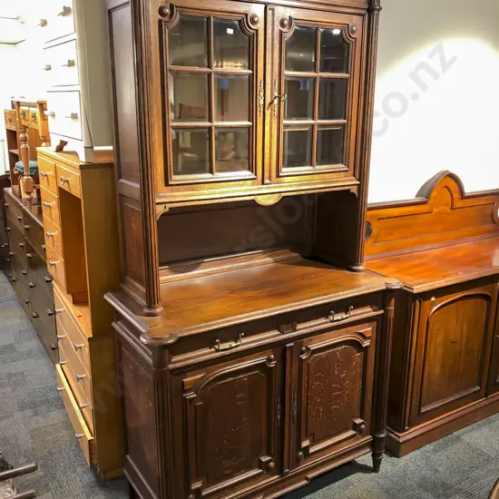 Fine Quality 19th Century Oak Cabinet Bookcase