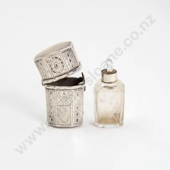 GeoIII Octagonal S/S Cased Etui Scent Flask