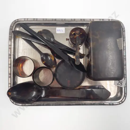 Small Quantity of Assorted Tortoise Shell Items