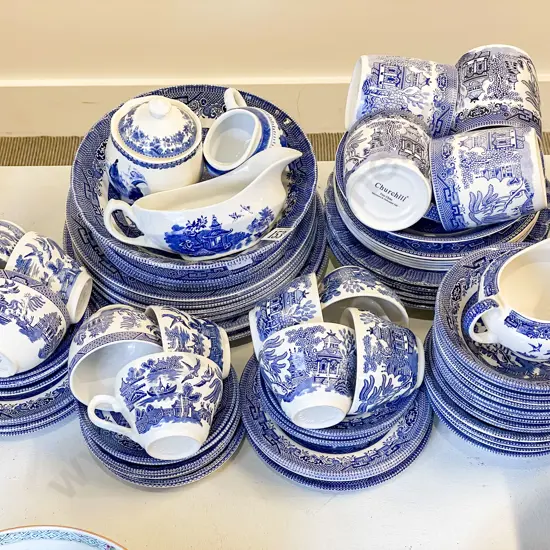 Quantity of Assorted Blue & White Willow Pattern China