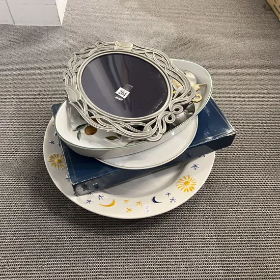 Boxed Royal Worcester "Evesham" Oval Dish together with Assorted