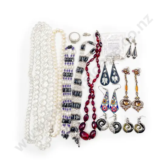 Quantity of Assorted Costume Jewellery