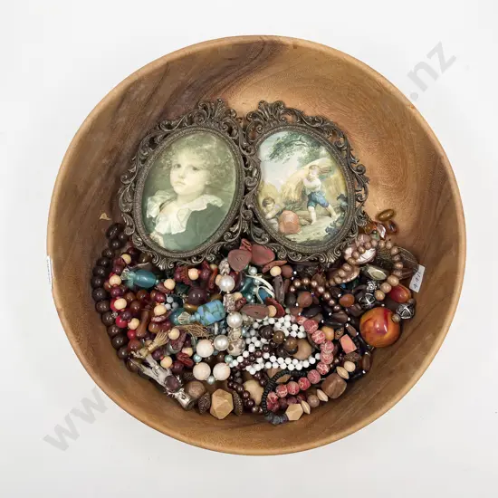 Quantity of Assorted Costume Jewellery etc