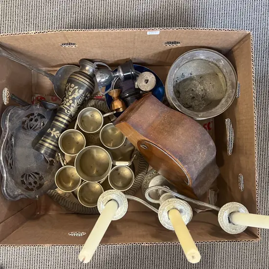 Box Quantity of Assorted Metalware etc
