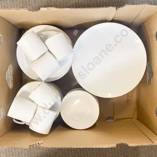 Quantity of Thomas White Crockery