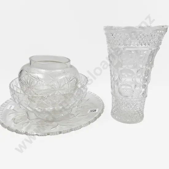 Small Quantity of Crystal & Glassware