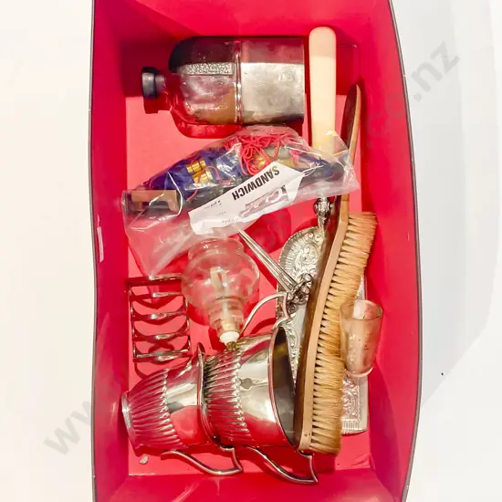 Box qty of Assorted Including Crumb Tray and Brush