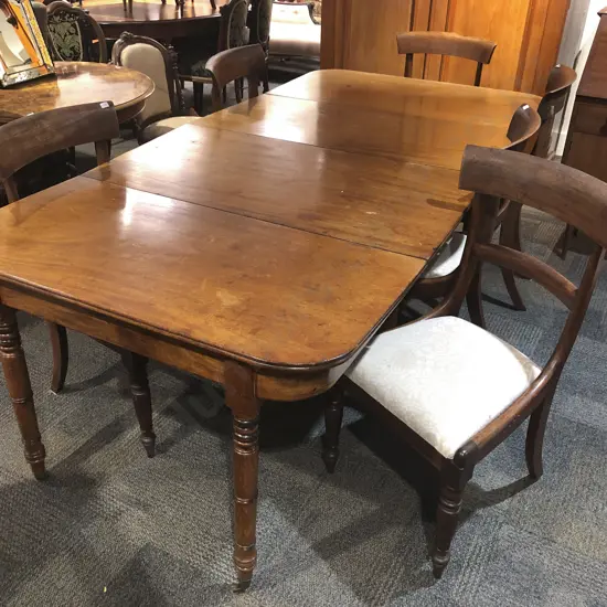 Georgian Mahogany Extension Dining Table with Six Dining Chairs