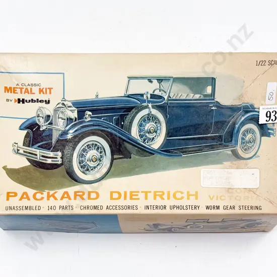 Hubley Diecast and Plastic Model Kit 1/22 Scale Packard Dietrich