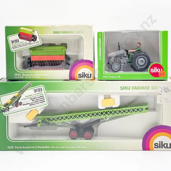 Boxed Siku Farmer Series 1:32 3470 Ferguson TE 1952 Seed Drill 2555 Hay Bale Elevator