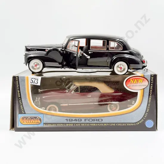 Boxed Mira 1:18 1949 Ford and Unboxed Signature 1941 Packard (af)