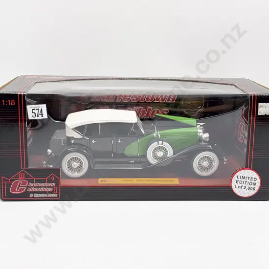 Boxed Signature Models 1:18 1934 Duesenberg