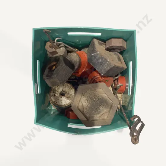 Small Quantity of Assorted Vintage Scale Weights