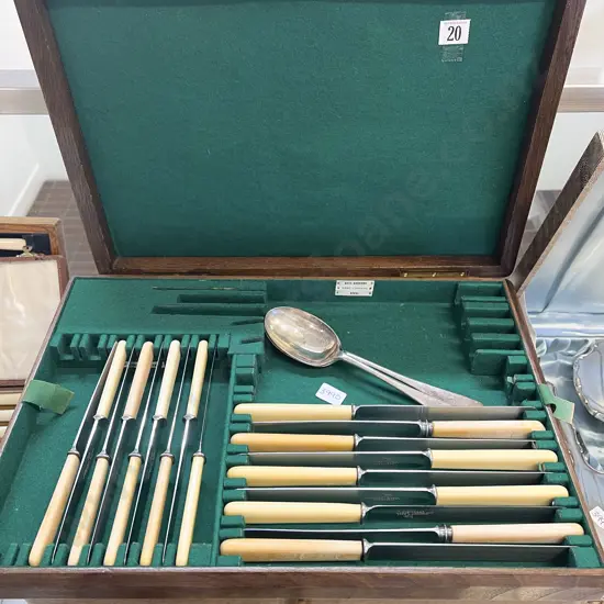 S/P Canteen together with Stainless Steel Knives