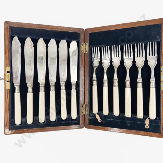 Cased Set of Six S/P Fruit Knives & Forks