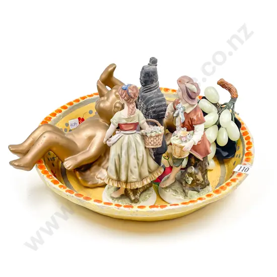 Quantity of Assorted Decorative Items