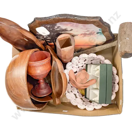 Quantity of Assorted Woodware etc