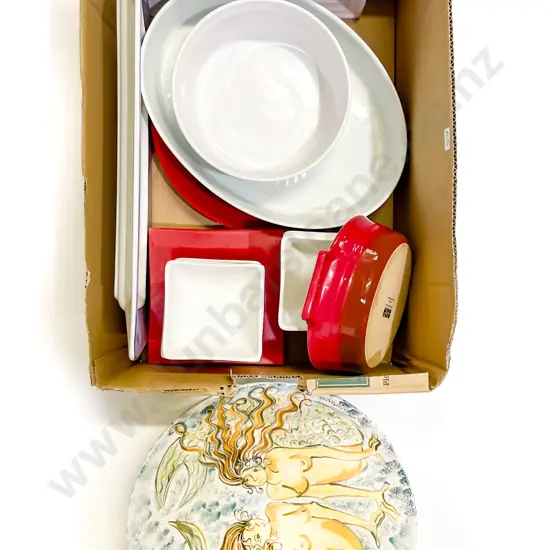 Quantity of Assorted Kitchen Crockery & Serving Ware etc