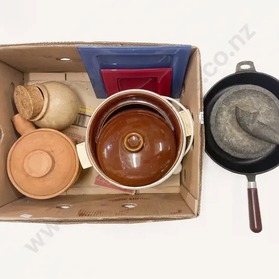 Box Lot of Assorted Kitchen Ware etc