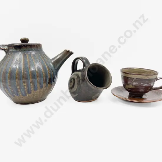 Small Quantity of Assorted NZ Pottery