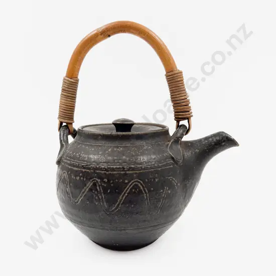 Mirek Smisek Teapot