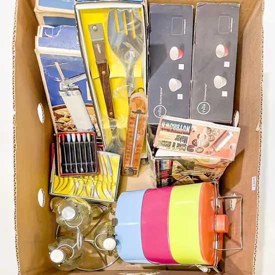 Quantity of Assorted Kitchenware etc