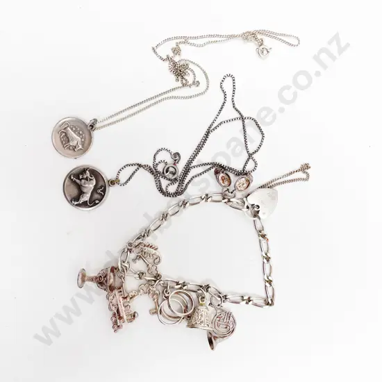 S/S Charm Bracelet with Eight Charms