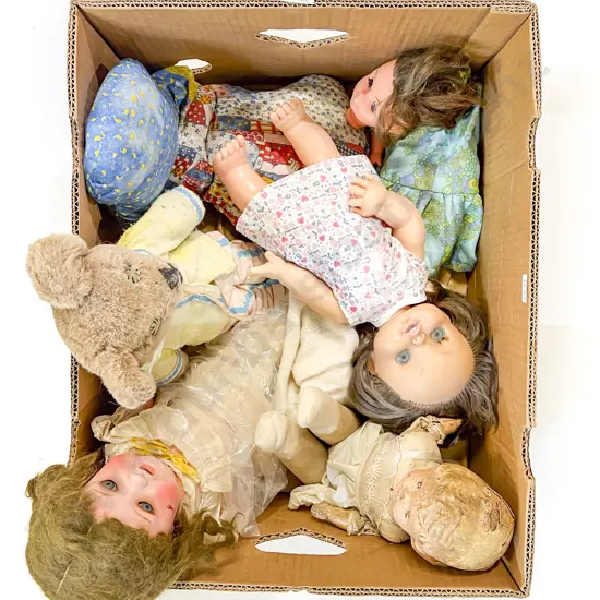 Quantity of Assorted Vintage Teddy Bears & Dolls