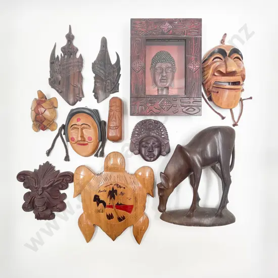 Eleven Assorted Tourist Artefacts