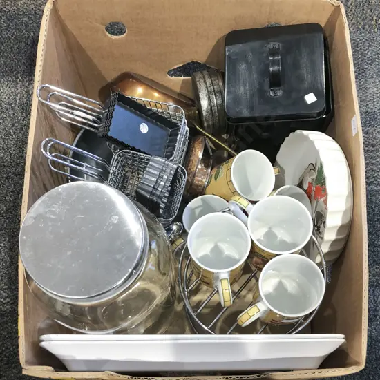 Box of Assorted Kitchenalia & Crockery