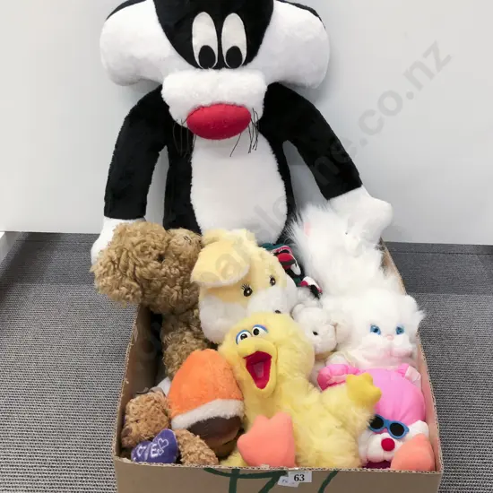 Quantity of Assorted Childrens Soft Toys