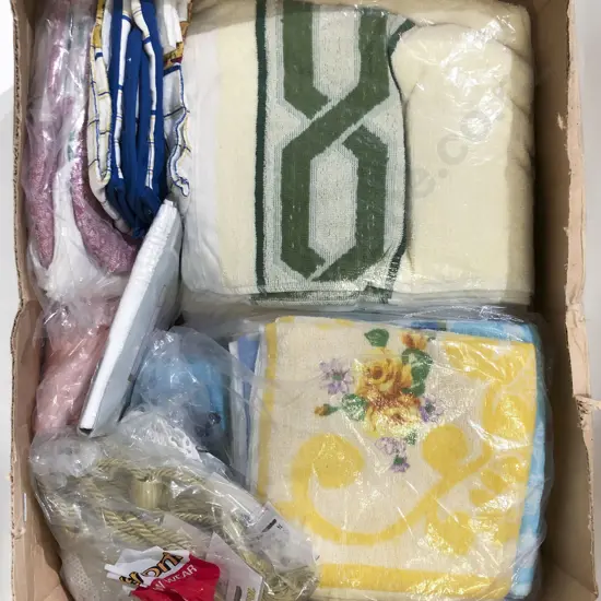 Box Quantity of Assorted Linen & Vintage Kitchen Linens