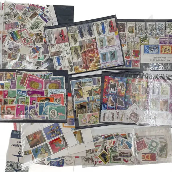 Quantity of Assorted Loose World Stamps etc