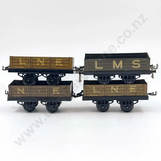 Hornby O Gauge Four Open Wagons on Early Chassis