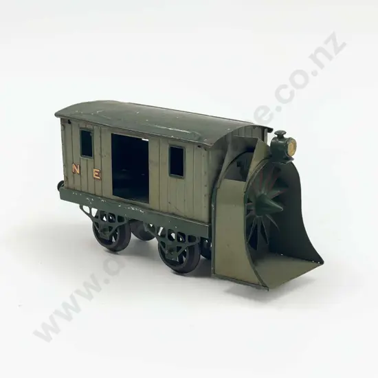 Hornby O Gauge Snow Plough on Early Chassis missing one sliding door