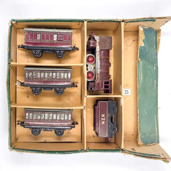 Hornby Train Box O Gauge with Locomotive and Wagons